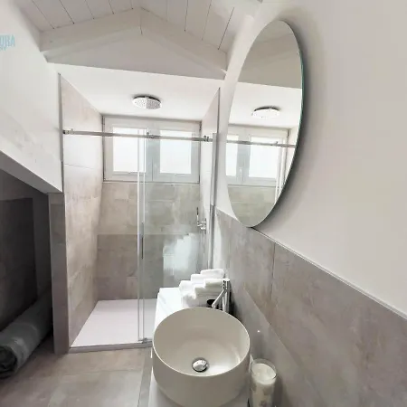 Tarabochia 8 Tirabora Short Rent, Con Parcheggio Privato アパート