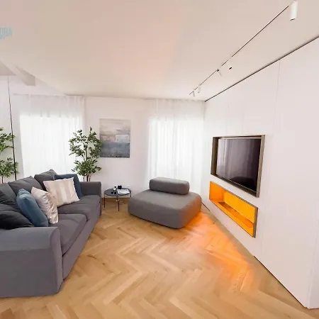 Appartamento Tarabochia 8 Tirabora Short Rent, Con Parcheggio Privato Trieste